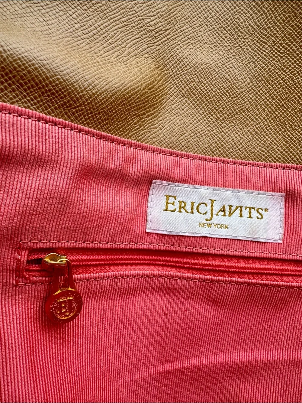 Eric Javits Woven Shoulder Bag with Gold Turn-Lock in Taupe